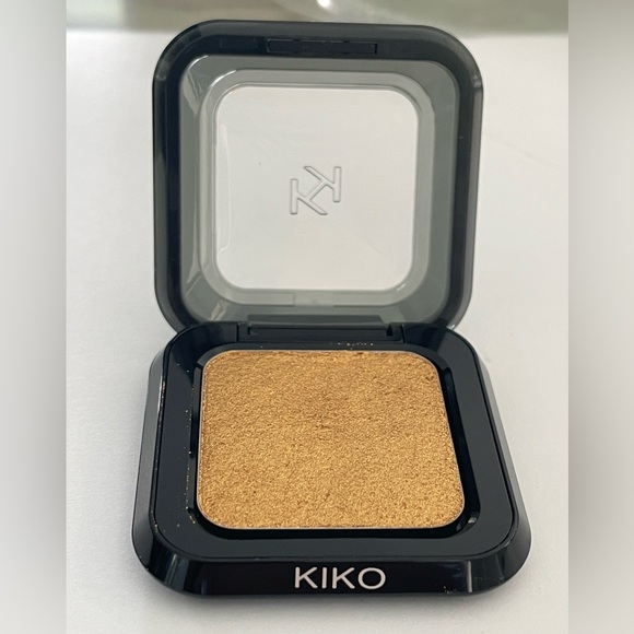 Kiko Milano • Magnetic Impact Eyeshadow • Gold / 05 - Picture 3 of 9